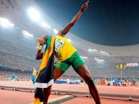 FB体育官网-凯尔特人绝杀湖人，布克关键制胜，一场跨越时空的篮球传奇