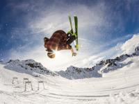 FB体育在线-赛道霸权，威廉姆斯战术完胜雷诺，维斯塔潘孤独领跑演绎绝对统治