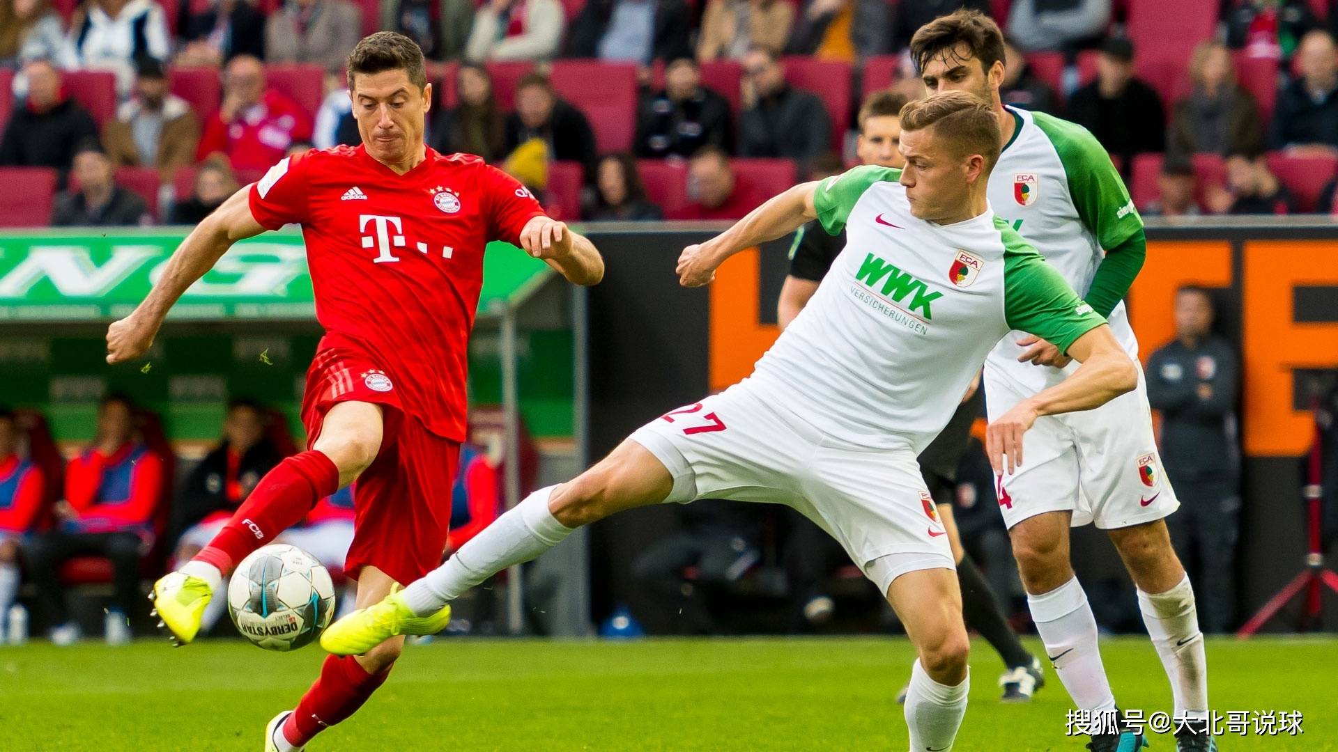 包含拜仁慕尼黑3-1胜奥格斯堡，继续领跑德甲联赛积分榜的词条