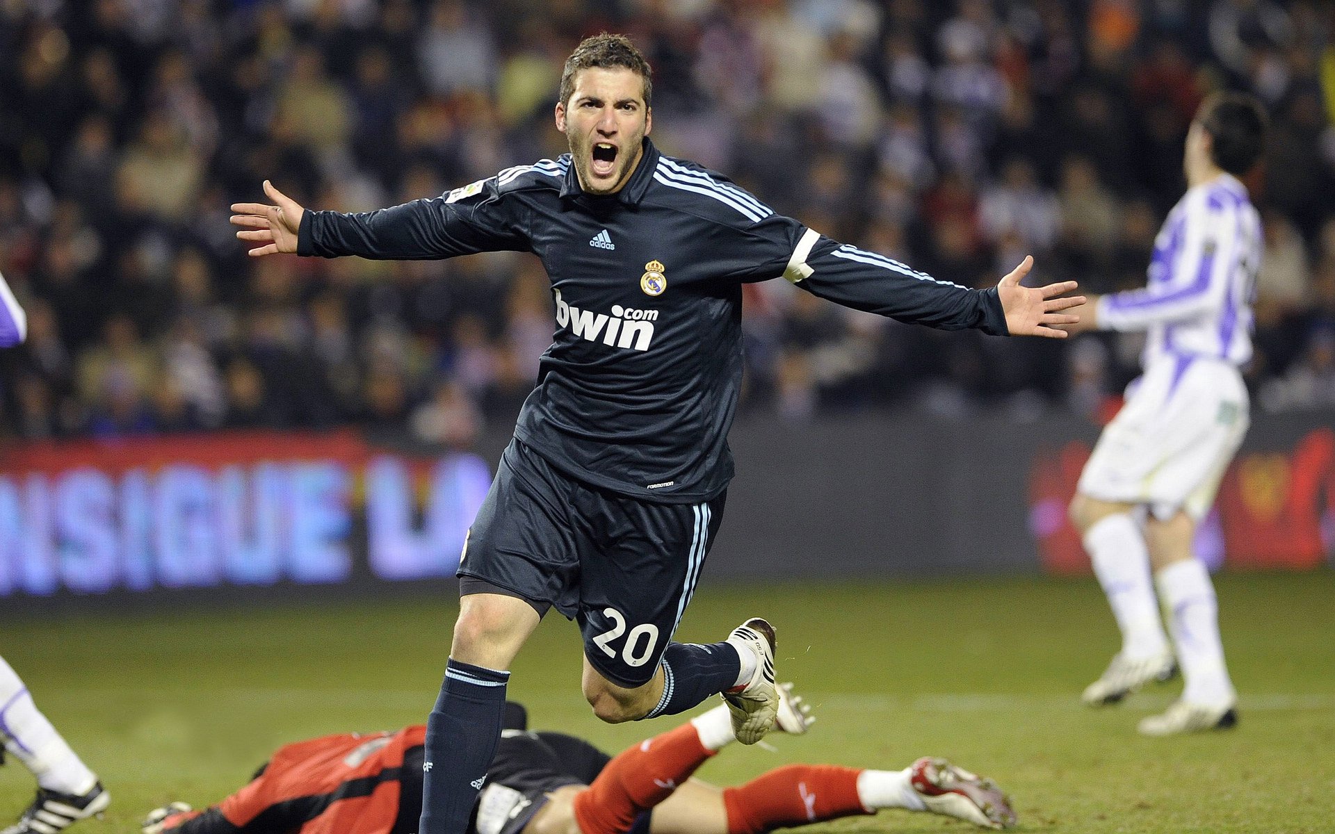 绿茵场上的唯一性,贝蒂斯奇迹与京多安接管,足球如何定义不可复刻