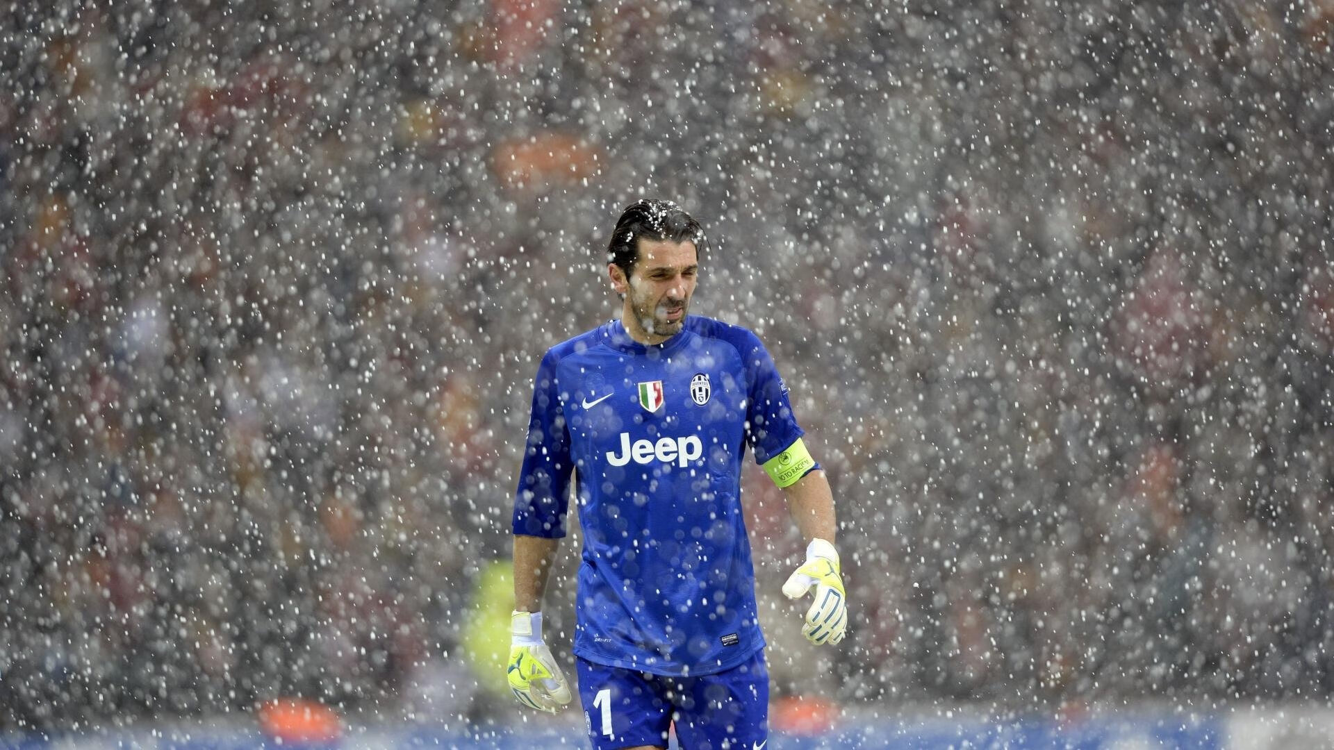 曼城铁闸斯通斯拉满评分，强压乌克兰背后是战术与意志的双重胜利